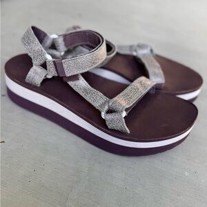 Teva Flatform Universal Leather Sandals Size 11